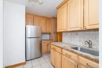 110 Brooklyn Avenue #3ZZ, Freeport, NY 11520 - Photo 5
