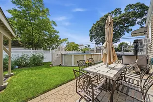 1377 C St, Elmont, NY 11003 - Photo 25