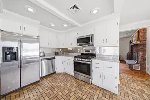 2384 Cambridge St, East Meadow, NY 11554 - Photo 11