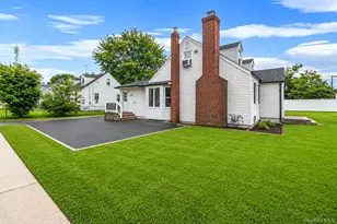 2384 Cambridge St, East Meadow, NY 11554 - Photo 3