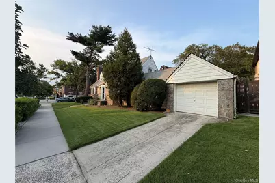 185-02 69th Avenue, Fresh Meadows, NY 11365 - Photo 3