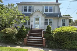 4634 Iris Ln, Great Neck, NY 11020 - Photo 1