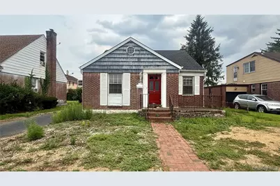 34 Fairfield Lane, New Hyde Park, NY 11040 - Photo 1