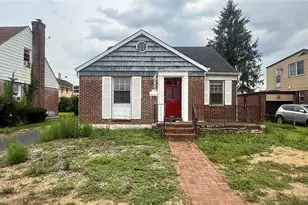 34 Fairfield Ln, New Hyde Park, NY 11040 - Photo 1