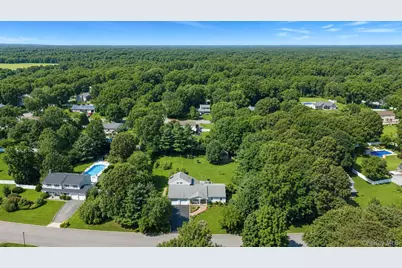 29 Niewood Drive, Ridge, NY 11961 - Photo 5