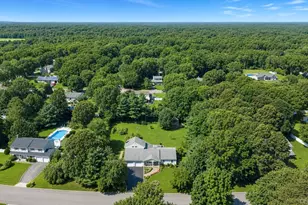 29 Niewood Dr, Ridge, NY 11961 - Photo 5