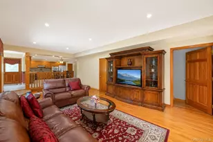 29 Niewood Dr, Ridge, NY 11961 - Photo 27
