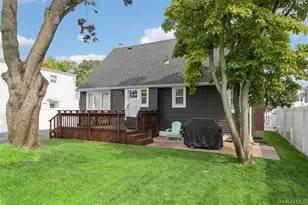 2606 7th Ave, East Meadow, NY 11554 - Photo 35