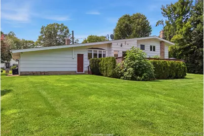 7 Laurie Place, Glen Cove, NY 11542 - Photo 27