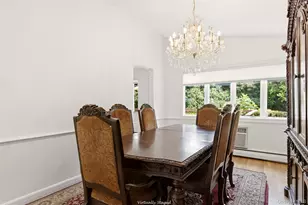 7 Laurie Pl, Glen Cove, NY 11542 - Photo 9