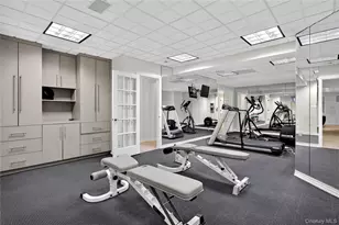 63 Charney Ct, Manhasset, NY 11030 - Photo 25