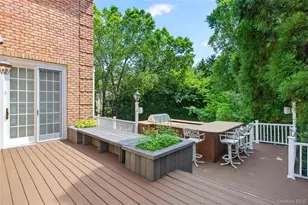63 Charney Ct, Manhasset, NY 11030 - Photo 33