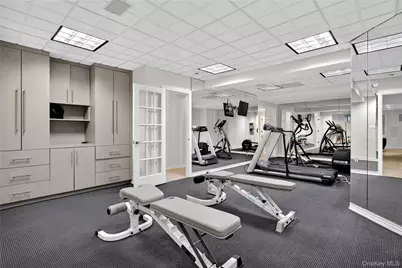 63 Charney Court, Manhasset, NY 11030 - Photo 29