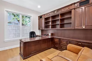 63 Charney Ct, Manhasset, NY 11030 - Photo 19