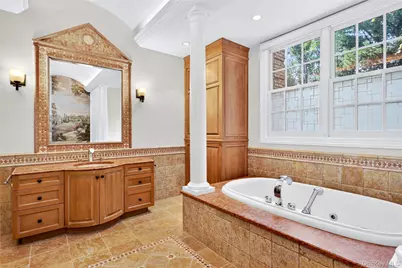 63 Charney Court, Manhasset, NY 11030 - Photo 15