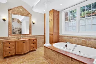 63 Charney Ct, Manhasset, NY 11030 - Photo 15