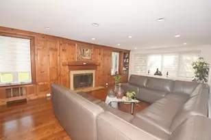25 Old Mill Rd, Great Neck, NY 11023 - Photo 11