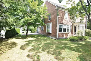 25 Old Mill Rd, Great Neck, NY 11023 - Photo 35