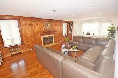 25 Old Mill Road, Great Neck, NY 11023 - Photo 3