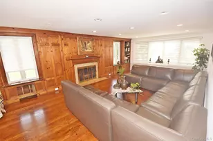 25 Old Mill Rd, Great Neck, NY 11023 - Photo 3