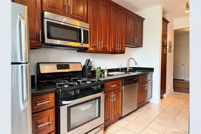 531 Lincoln Avenue E #5L, Mount Vernon, NY 10552 - Photo 9