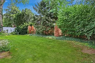 208 N Walnut St, Massapequa, NY 11758 - Photo 21