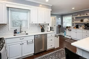 208 N Walnut St, Massapequa, NY 11758 - Photo 7