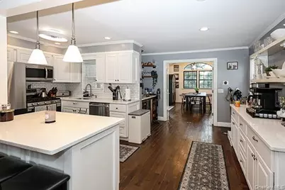 208 N Walnut Street, Massapequa, NY 11758 - Photo 5