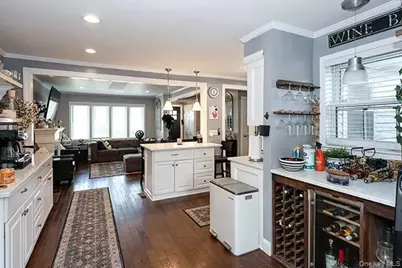 208 N Walnut Street, Massapequa, NY 11758 - Photo 9