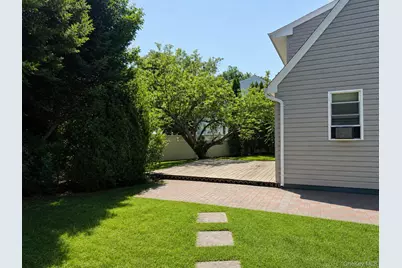 6 Chalden Court, Huntington Station, NY 11746 - Photo 13