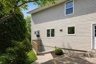 6 Chalden Ct, Huntington Station, NY 11746 - Photo 5