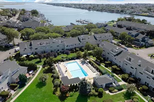 100 Baker Ct, Island Park, NY 11558 - Photo 23