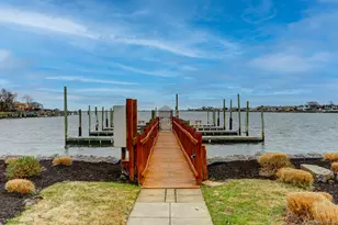 100 Baker Ct, Island Park, NY 11558 - Photo 19