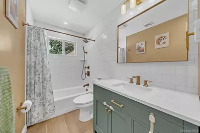 257 N Alleghany Avenue, Lindenhurst, NY 11757 - Photo 15