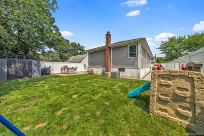 257 N Alleghany Avenue, Lindenhurst, NY 11757 - Photo 25