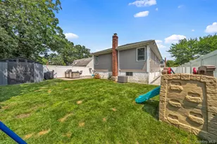 257 N Alleghany Ave, Lindenhurst, NY 11757 - Photo 25