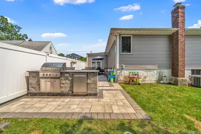 257 N Alleghany Avenue, Lindenhurst, NY 11757 - Photo 23