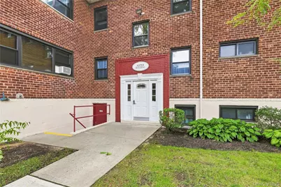 91 Tulip Avenue #AD2, Floral Park, NY 11001 - Photo 3
