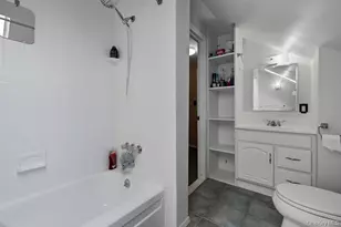 17 Trapper Ln, Levittown, NY 11756 - Photo 31