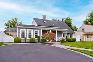 17 Trapper Ln, Levittown, NY 11756 - Photo 3