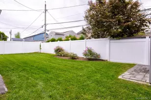 17 Trapper Ln, Levittown, NY 11756 - Photo 7