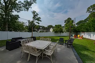 9 Carole Ln, East Islip, NY 11730 - Photo 31