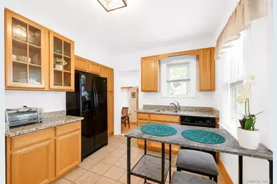 139 N 11th Street, New Hyde Park, NY 11040 - Photo 9