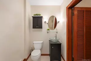 139 N 11th St, New Hyde Park, NY 11040 - Photo 15