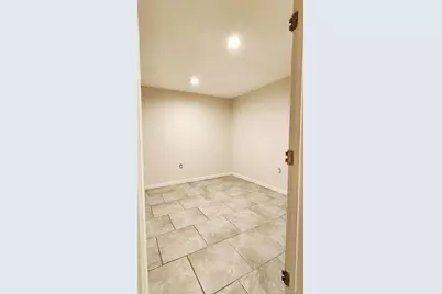 6431 Admiral Avenue, Middle Village, NY 11379 - Photo 17