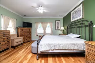 196 Pond View Dr, Port Washington, NY 11050 - Photo 15