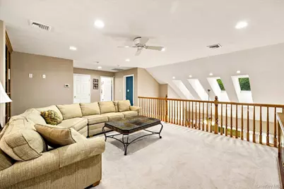 196 Pond View Drive, Port Washington, NY 11050 - Photo 17