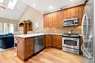 196 Pond View Dr, Port Washington, NY 11050 - Photo 9