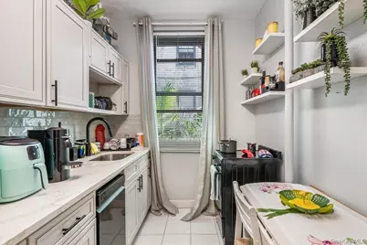 21-05 33rd Street #1F, Astoria, NY 11105 - Photo 5