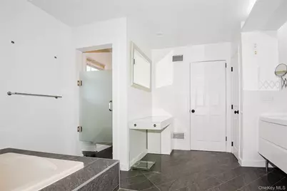 5 Home Court, Huntington, NY 11743 - Photo 27